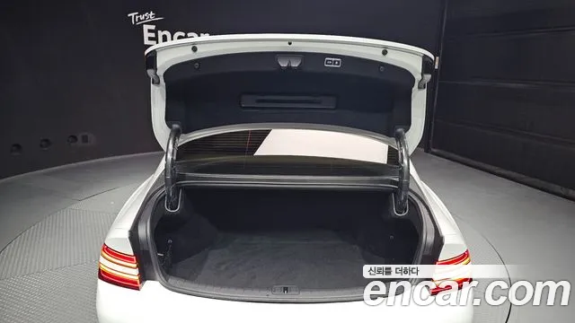 Genesis G80 Бензин 2.5 турбо AWD — Фото автомобиля 16