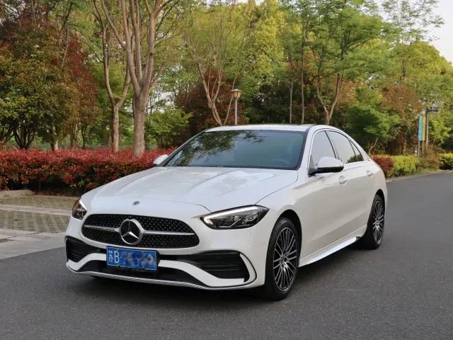 Фотография автомобиля — Mercedes-Benz C-Class