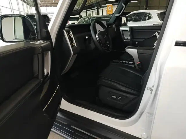 iCAR V23 — Фото автомобиля 15