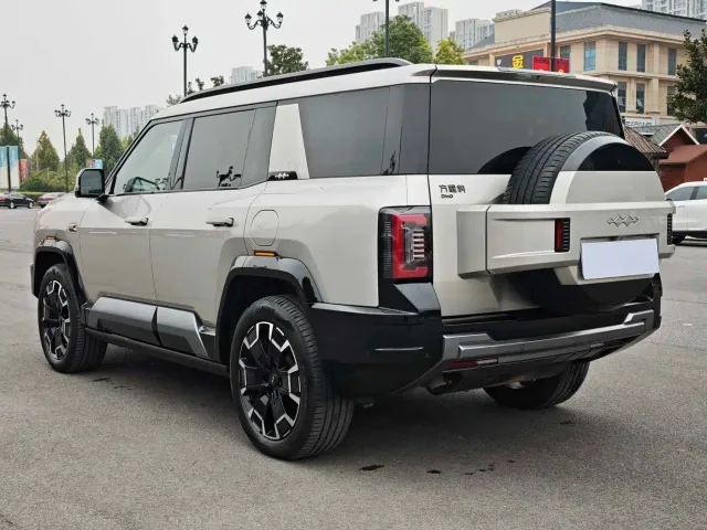 BYD FangChengBao Leopard 8 — Фото автомобиля 7