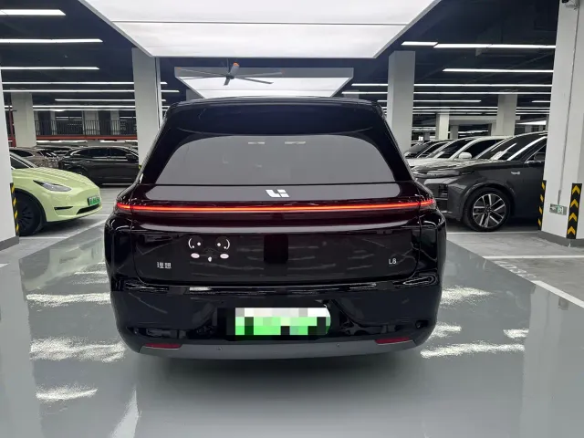 Li Auto L8 — Фото автомобиля 20