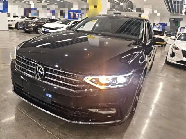Фотография автомобиля — Volkswagen Magotan