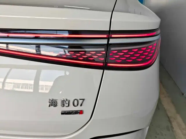 BYD Seal 07 DM-i — Фото автомобиля 22