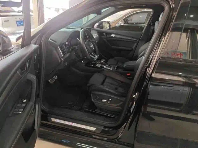 Audi Q5L — Фото автомобиля 2