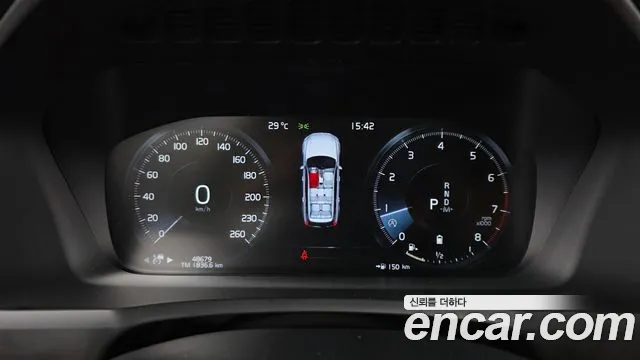 Вольво XC90 — Фото автомобиля 8