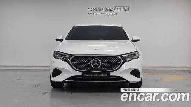 Mercedes-Benz E-Class — Фото автомобиля 3