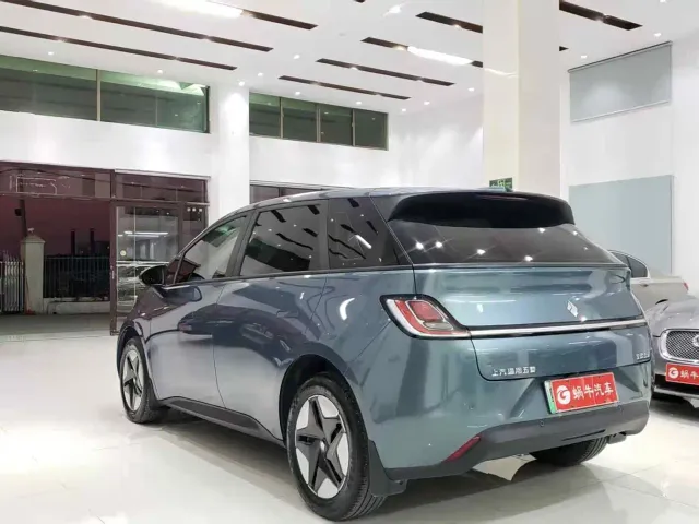 Baojun Cloud — Фото автомобиля 12