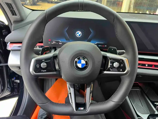 BMW 5 Series — Фото автомобиля 19