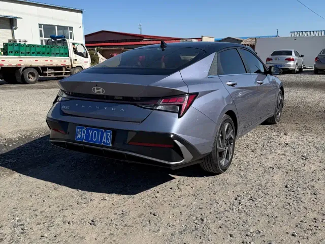 Hyundai Elantra — Фото автомобиля 25