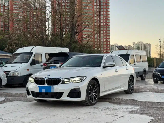 Фотография автомобиля — BMW 3 Series
