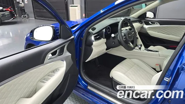 Genesis G70 — Фото автомобиля 10