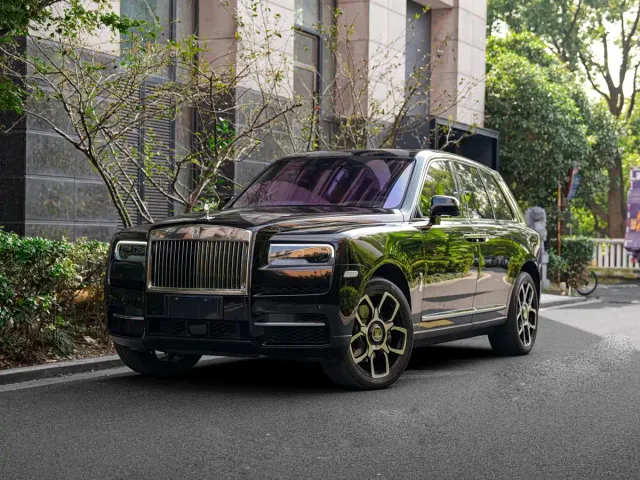 Фотография автомобиля — Rolls-Royce Cullinan