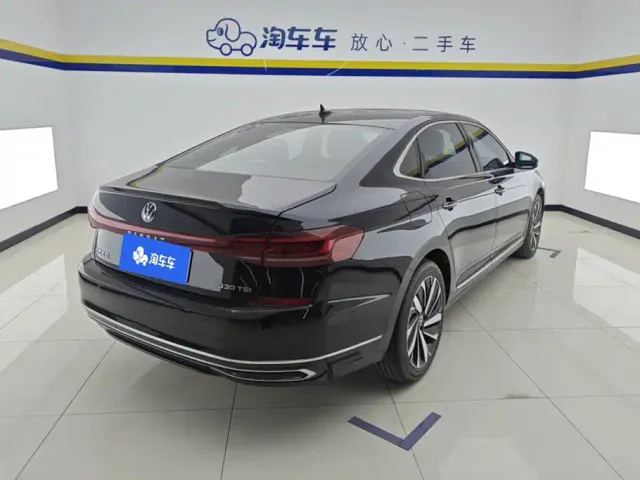 Volkswagen Passat — Фото автомобиля 3