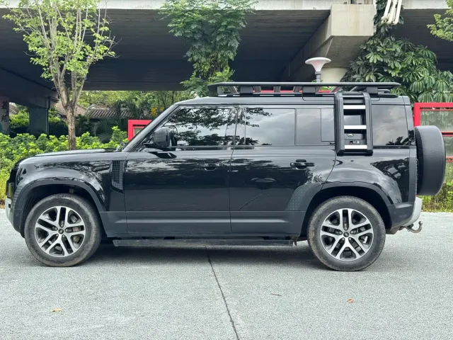 Land Rover Defender — Фото автомобиля 7