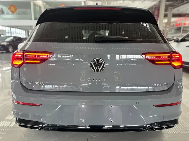 Volkswagen Golf — Фото автомобиля 17