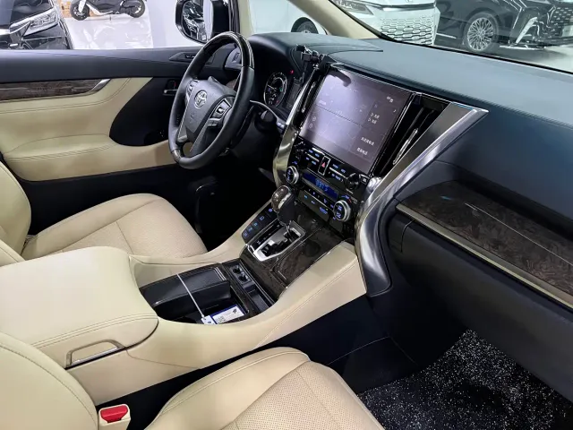 Toyota Vellfire — Фото автомобиля 20