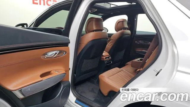 Genesis GV70 2.5T Бензин AWD — Фото автомобиля 10