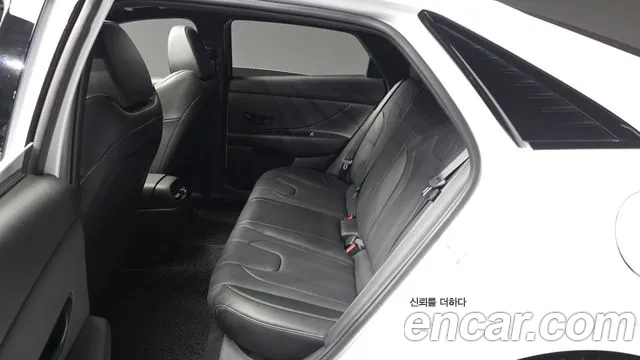 Hyundai Avante CN7 — Фото автомобиля 16