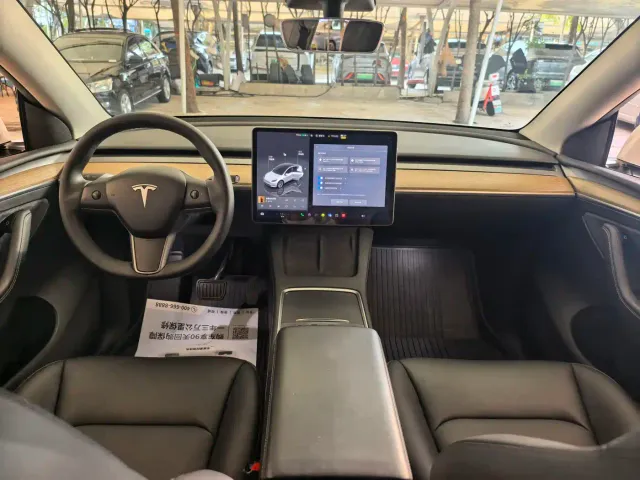 Tesla Model Y 2022 Facelift Rear-Wheel Drive Version — Фото автомобиля 14