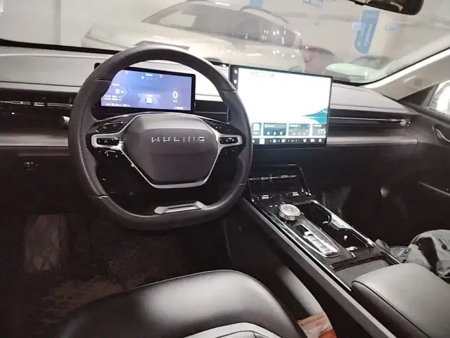 Wuling Starlight — Фото автомобиля 9