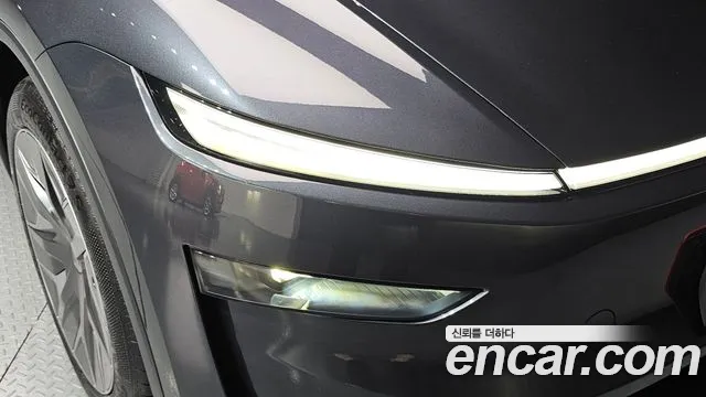 Tesla Model Y — Фото автомобиля 22
