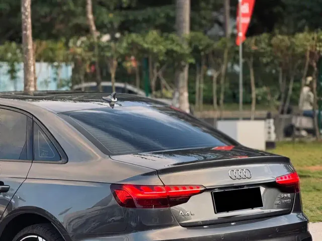 Audi A4L — Фото автомобиля 11
