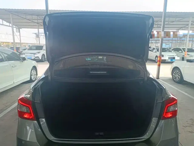 Nissan Sylphy — Фото автомобиля 18