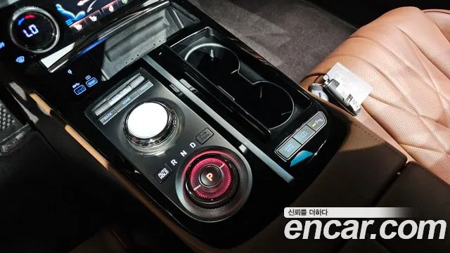 Genesis G80 Бензин 2.5 турбо AWD — Фото автомобиля 9