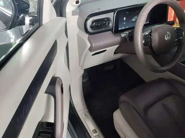 Leapmotor C11 — Фото автомобиля 15