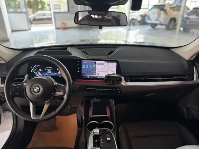 BMW X1 — Фото автомобиля 12