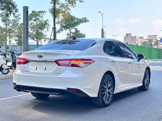 Toyota Camry — Фото автомобиля 4