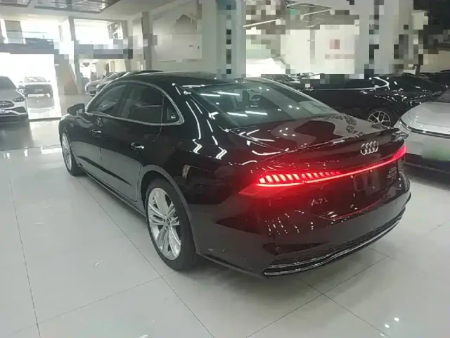 Audi A7L — Фото автомобиля 4