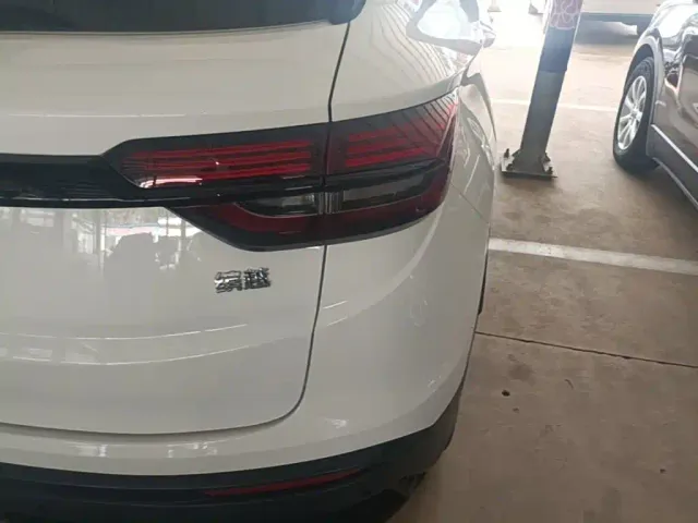 Geely Binyue — Фото автомобиля 7