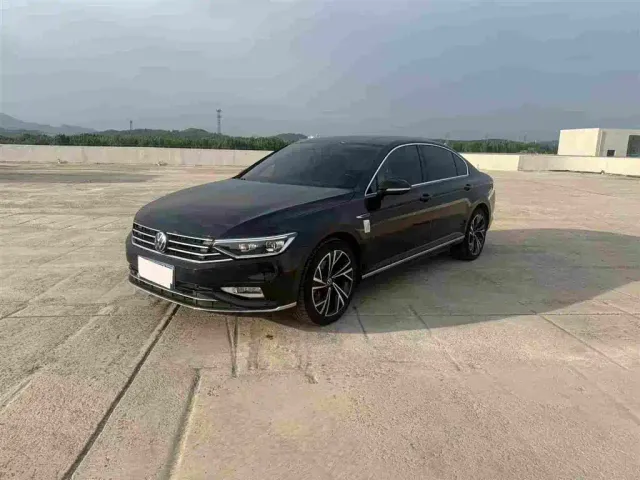 Фотография автомобиля — Volkswagen Magotan