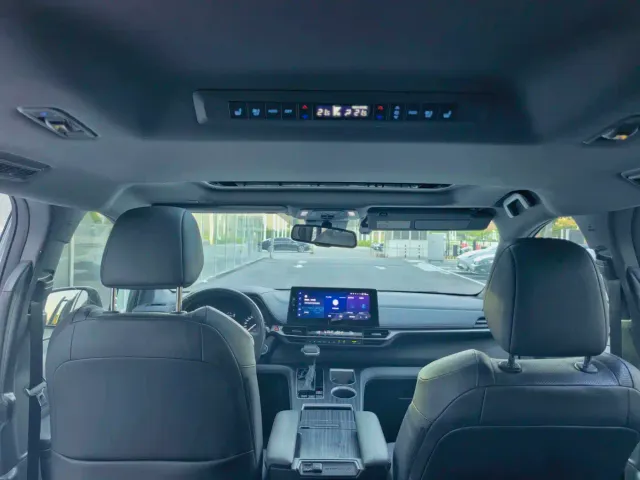 Toyota Sienna — Фото автомобиля 17