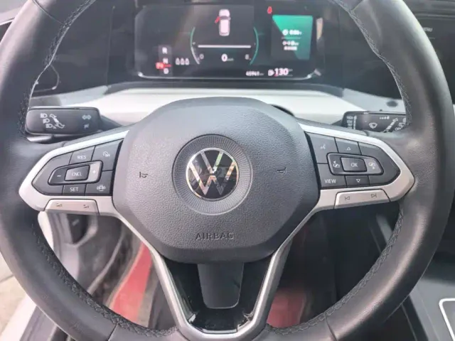 Volkswagen Golf — Фото автомобиля 15