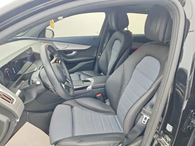 Mercedes-Benz EQC — Фото автомобиля 4