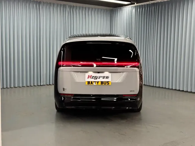 Li Auto MEGA — Фото автомобиля 10