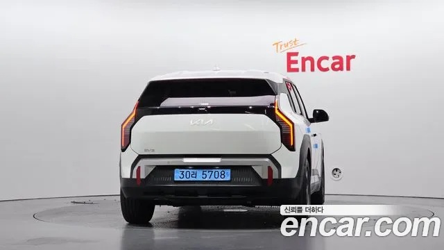 Kia EV3 — Фото автомобиля 4