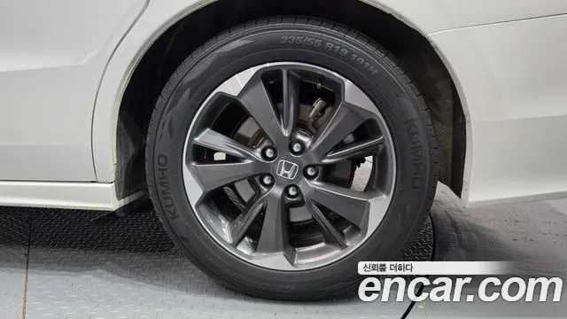 Honda Odyssey — Фото автомобиля 21
