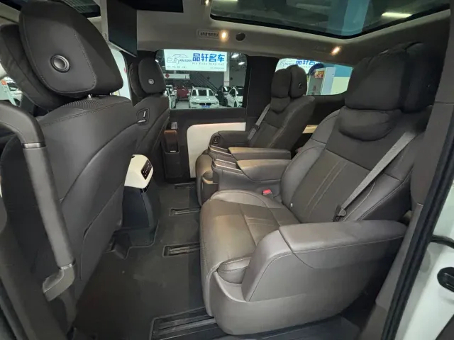 Li Auto MEGA — Фото автомобиля 10