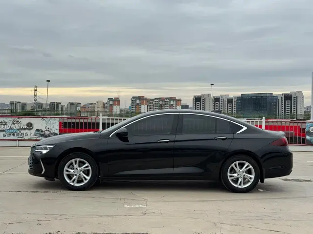 Buick Regal — Фото автомобиля 4
