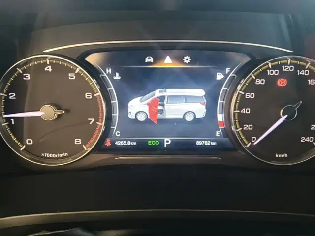 GAC Trumpchi M8 — Фото автомобиля 11