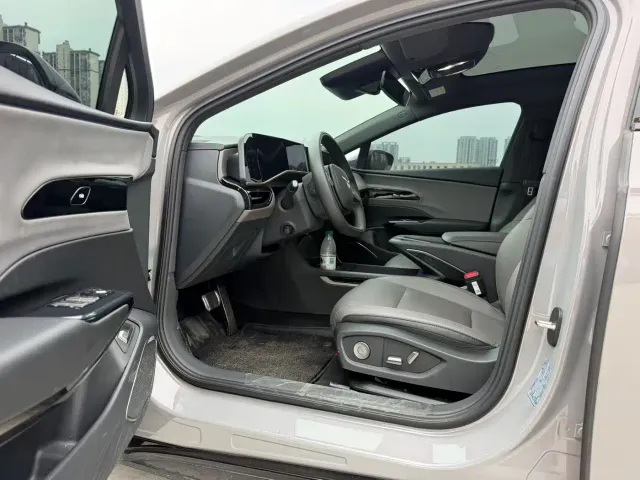 Hongqi EH7 — Фото автомобиля 5