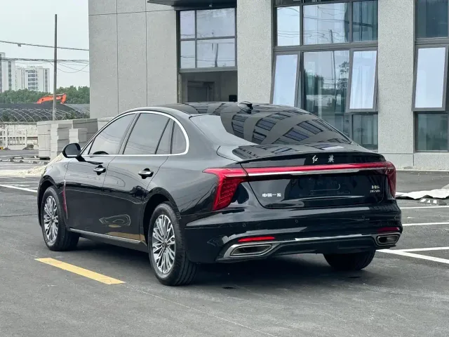 Hongqi H5 — Фото автомобиля 11