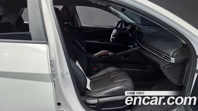 Hyundai AVANTE Новый Avante (CN7) — Фото автомобиля 9