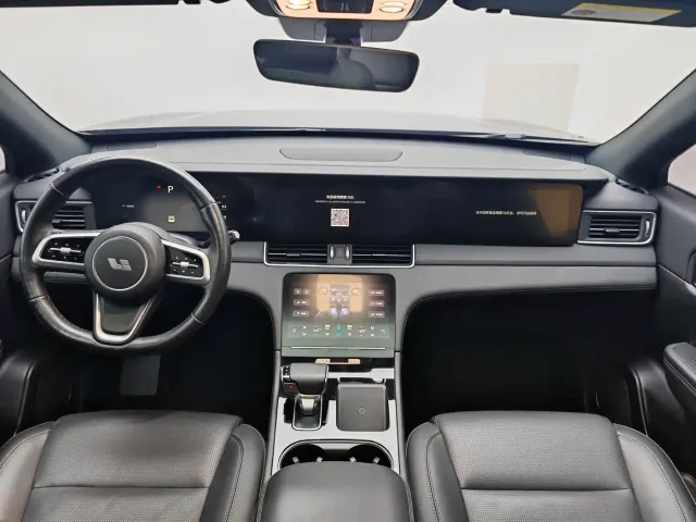 Li Auto ONE — Фото автомобиля 15