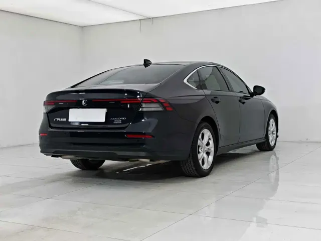 Honda Accord — Фото автомобиля 6