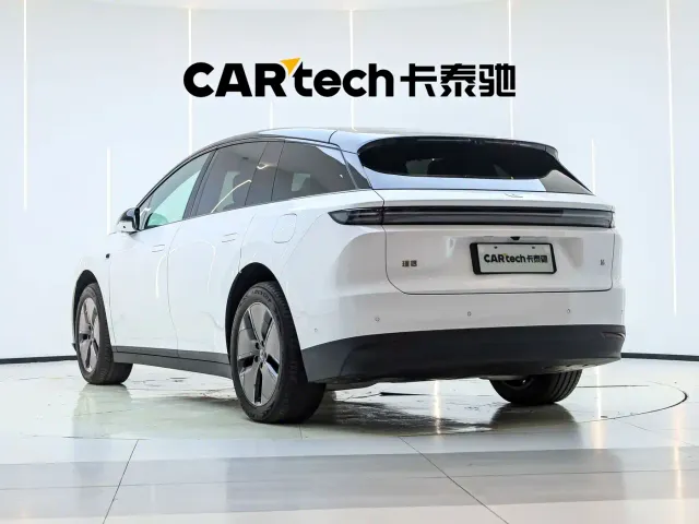 Li Auto i6 — Фото автомобиля 5