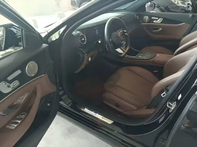 Mercedes-Benz E-Class — Фото автомобиля 15